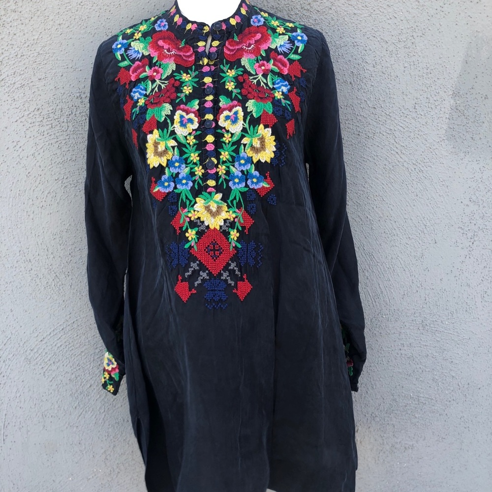 Johnny Was embroidered rayon tunic size S